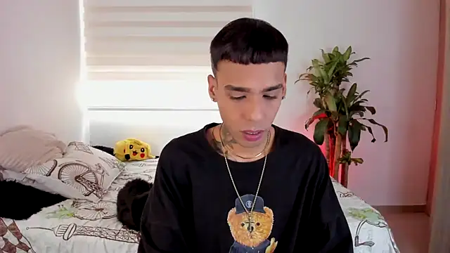 Snapshot of aldrinwhite chatting on September 12, 2025, 8:52 pm aldrinwhite online show from September 12, 2025, 8:52 pm