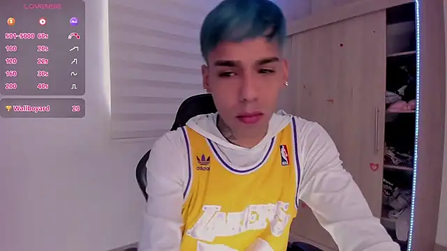 Snapshot of aldrinwhite chatting on March 6, 2025, 3:24 pm aldrinwhite online show from March 6, 2025, 3:24 pm