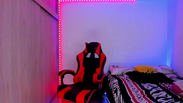 Snapshot of aldrinwhite chatting on February 8, 2026, 3:54 pm aldrinwhite online show from February 8, 2026, 3:54 pm