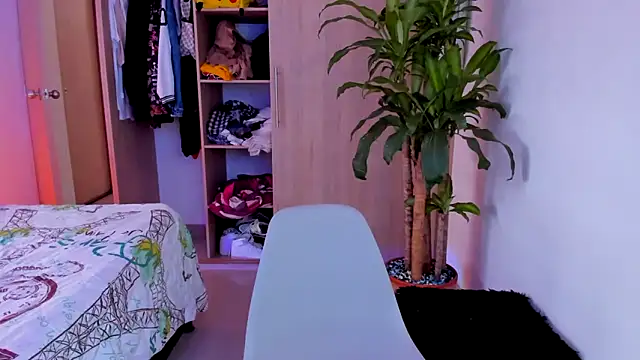 Snapshot of aldrinwhite chatting on December 3, 2025, 4:28 pm aldrinwhite online show from December 3, 2025, 4:28 pm