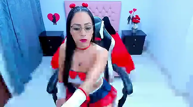 KateTompson  online show from March 3, 2025, 1:01 pm