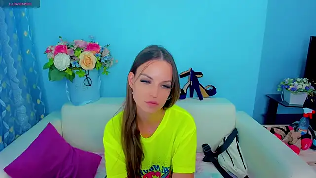 Snapshot of LindaaLu chatting on June 10, 2026, 2:57 am LindaaLu online show from June 10, 2026, 2:57 am