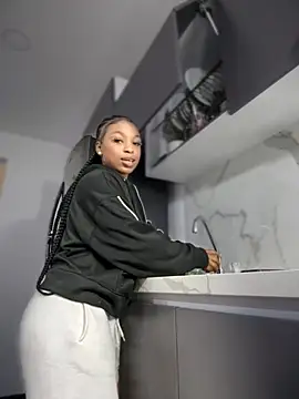 Melany Williams online show from November 7, 2025, 2:21 pm