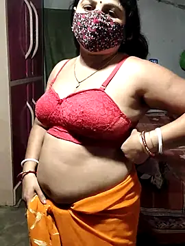 Snapshot of Mourani24 chatting on May 14, 2026, 5:32 pm Mourani24 online show from May 14, 2026, 5:32 pm