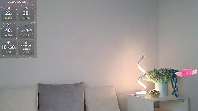 chloi hes online show from October 25, 2025, 10:25 am