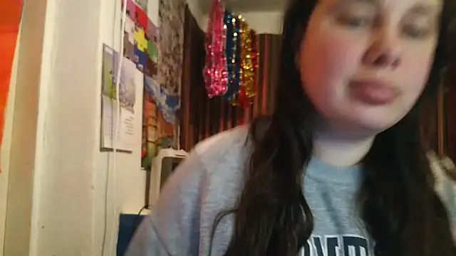 Cora Maro online show from October 28, 2025, 12:15 pm