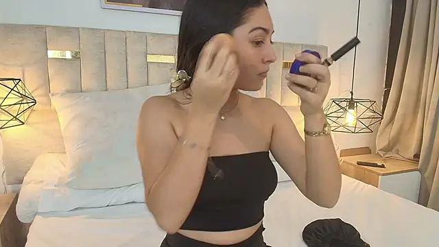 Emelie Ch1 online show from April 16, 2026, 2:56 am