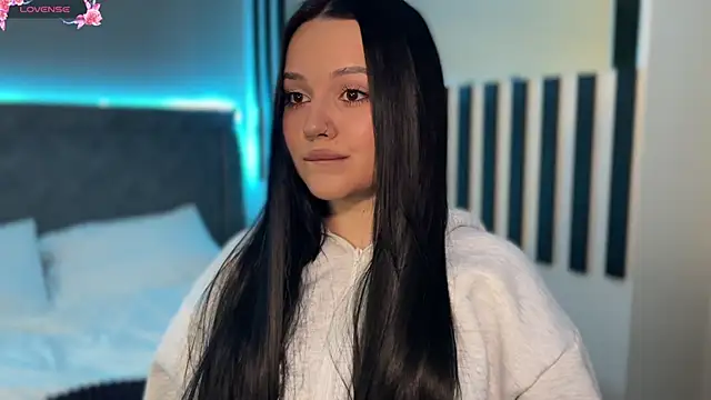 Snapshot of Li_Amelie_ chatting on February 1, 2026, 1:20 pm Li Amelie online show from February 1, 2026, 1:20 pm