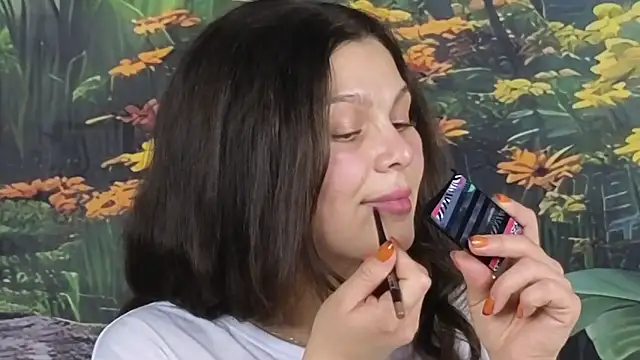 MadameDeFeu online show from October 25, 2025, 12:04 pm