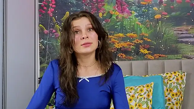 Snapshot of MadameDeFeu chatting on February 18, 2025, 8:49 am MadameDeFeu online show from February 18, 2025, 8:49 am