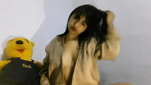 DakotaHoland online show from April 18, 2026, 1:41 am