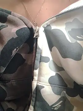 DakotaHoland online show from November 28, 2025, 5:57 pm