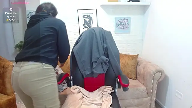 cattalheya online show from October 13, 2025, 12:29 pm