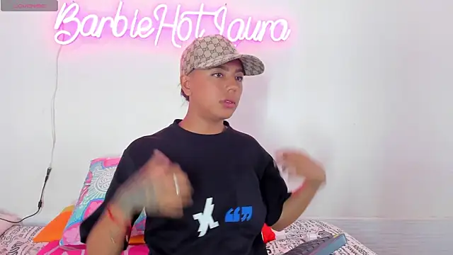 BarbieHotLaura online show from March 22, 2025, 1:11 am