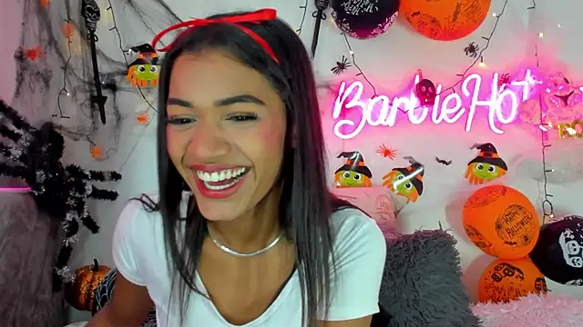 BarbieHotLaura online show from October 22, 2025, 3:44 pm