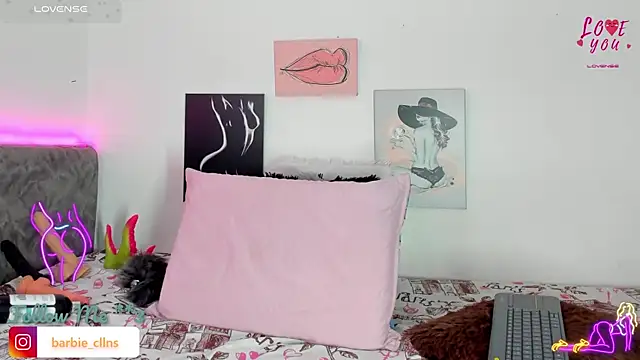 BarbieHotLaura online show from November 22, 2025, 6:40 pm