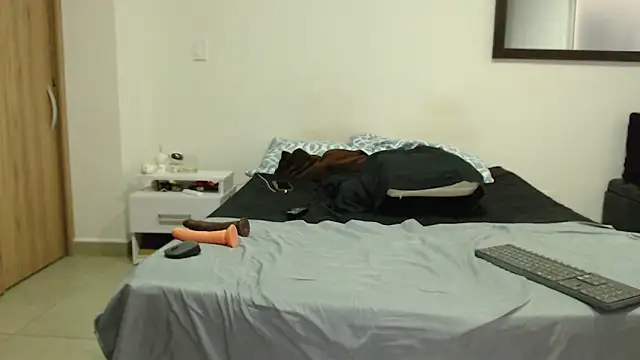 Snapshot of AnnieRoss69 chatting on September 30, 2025, 8:48 pm AnnieRoss69 online show from September 30, 2025, 8:48 pm