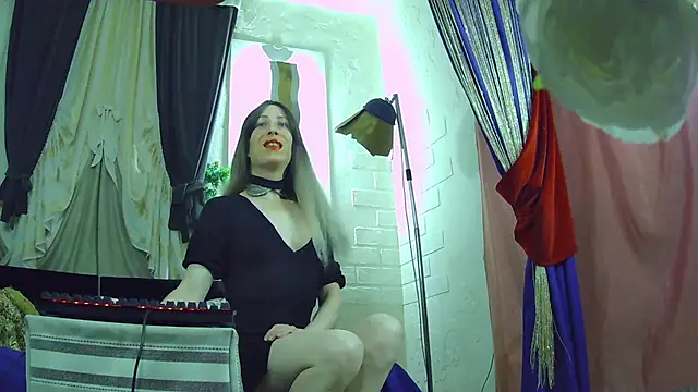 Mary Loon online show from November 12, 2025, 4:22 pm