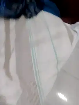 Snapshot of Leovmli chatting on September 22, 2025, 3:51 pm Leovmli online show from September 22, 2025, 3:51 pm