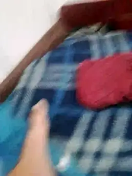 Snapshot of Leovmli chatting on October 14, 2025, 10:42 pm Leovmli online show from October 14, 2025, 10:42 pm