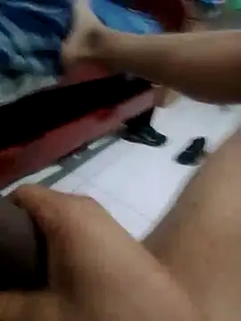 Snapshot of Leovmli chatting on October 6, 2025, 10:54 pm Leovmli online show from October 6, 2025, 10:54 pm