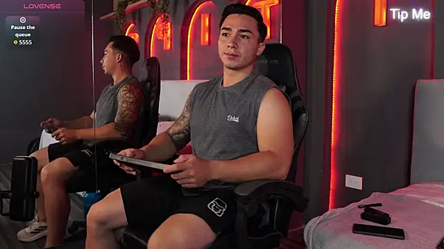 Ryan Hunt online show from December 17, 2025, 12:32 pm