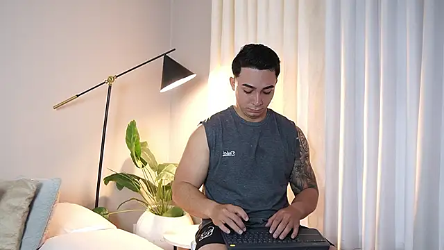 Ryan Hunt online show from October 29, 2025, 12:04 pm