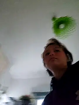 LorenRosse online show from October 13, 2025, 4:25 am