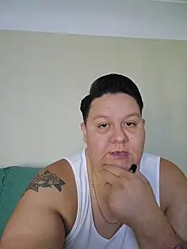 Snapshot of DevilDahm chatting on July 3, 2026, 7:42 pm DevilDahm online show from July 3, 2026, 7:42 pm