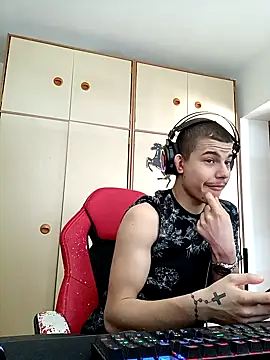 Snapshot of BigDickEnrg7195 chatting on February 6, 2025, 11:20 am BigDickEnrg7195 online show from February 6, 2025, 11:20 am