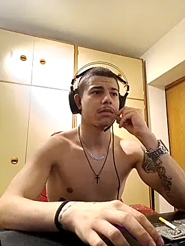 Snapshot of BigDickEnrg7195 chatting on February 19, 2025, 4:01 am BigDickEnrg7195 online show from February 19, 2025, 4:01 am