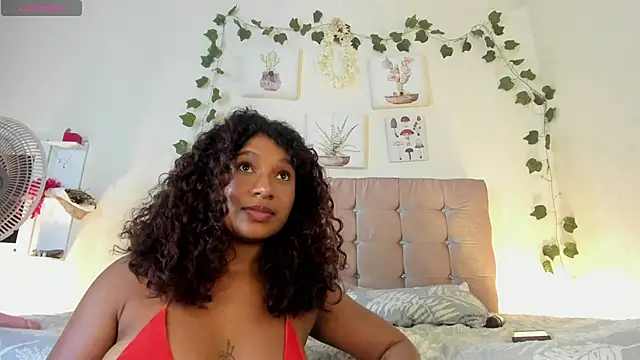 Snapshot of sara_sophieee chatting on February 26, 2025, 2:52 am sara sophieee online show from February 26, 2025, 2:52 am