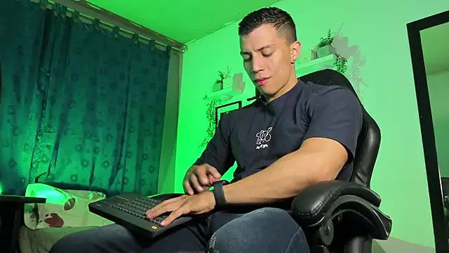 ThomsEvery  online show from October 16, 2025, 1:03 am