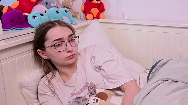 PollyBeev online show from May 24, 2026, 7:52 am