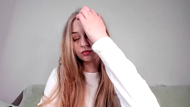 MiaMews online show from March 12, 2026, 4:00 pm