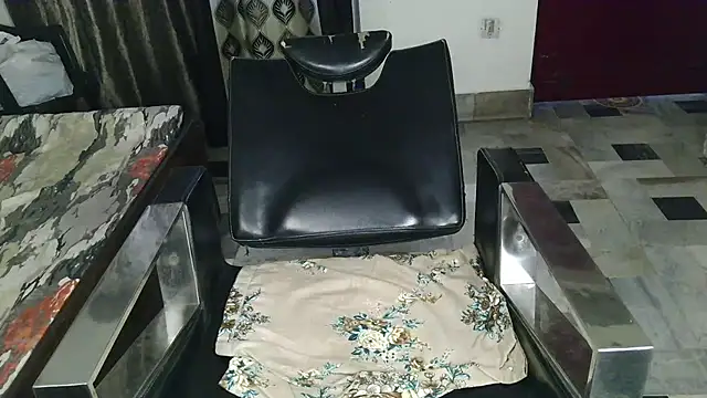 aarushi sharmaa online show from October 23, 2025, 5:17 am