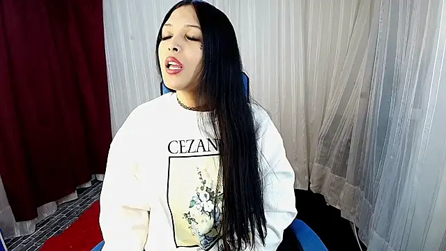 MOMMYJEVAA online show from July 5, 2026, 4:25 pm