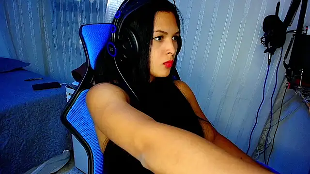 MOMMYJEVAA online show from March 11, 2025, 8:53 pm