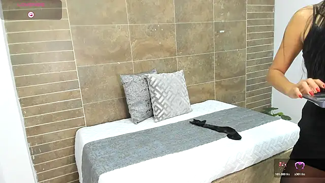 coniie jhons online show from December 16, 2025, 11:14 am