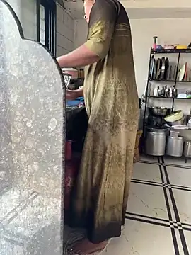 xyztopbeing online show from December 24, 2024, 5:27 am