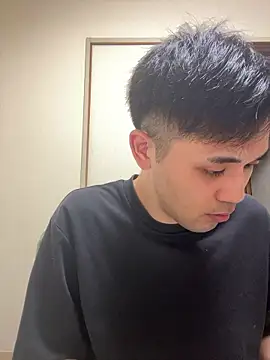 ryusei18570 online show from November 2, 2025, 5:40 pm