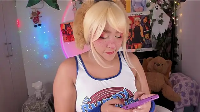 cutepie uwu  online show from January 10, 2026, 1:23 am