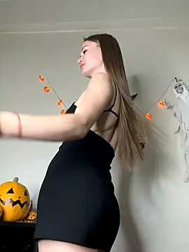 Snapshot of NickiLike chatting on October 23, 2025, 6:50 pm NickiLike online show from October 23, 2025, 6:50 pm