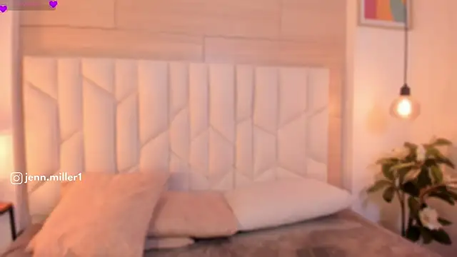 Jennmiiller  online show from April 17, 2026, 12:41 pm