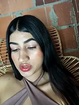 Snapshot of Julix_A chatting on February 5, 2025, 6:13 am Julix A online show from February 5, 2025, 6:13 am