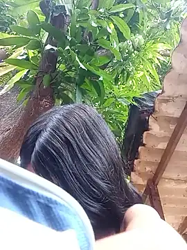 Snapshot of Julix_A chatting on December 21, 2024, 7:49 pm Julix A online show from December 21, 2024, 7:49 pm