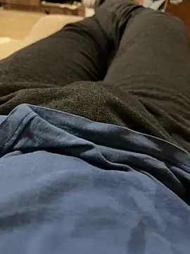 Snapshot of reelciii21 chatting on November 28, 2025, 5:57 pm reelciii21 online show from November 28, 2025, 5:57 pm