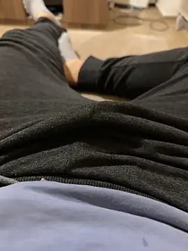 Snapshot of reelciii21 chatting on November 30, 2025, 4:19 pm reelciii21 online show from November 30, 2025, 4:19 pm