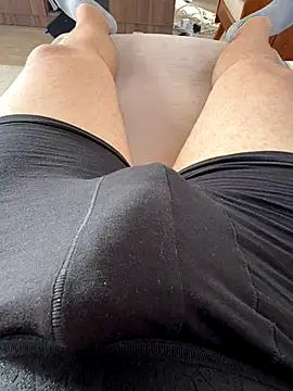 Snapshot of reelciii21 chatting on October 18, 2025, 1:13 pm reelciii21 online show from October 18, 2025, 1:13 pm