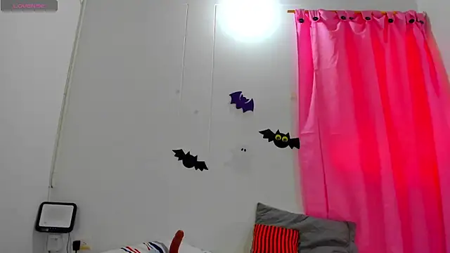 Natasha by online show from October 4, 2025, 2:51 pm